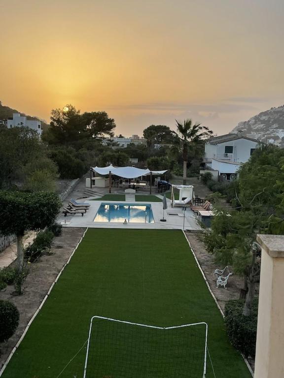 Feriehus Port D'andratx Beautiful House, Swimming Pool & Jacuzzi 10-22 People Andratx