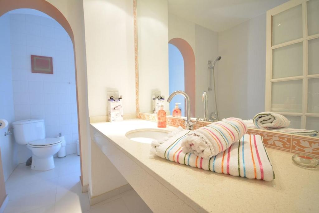Port D'andratx Beautiful House, Swimming Pool & Jacuzzi 10-22 People Andratx