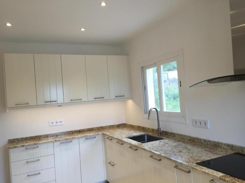 Port D'andratx Beautiful House, Swimming Pool & Jacuzzi 10-22 People