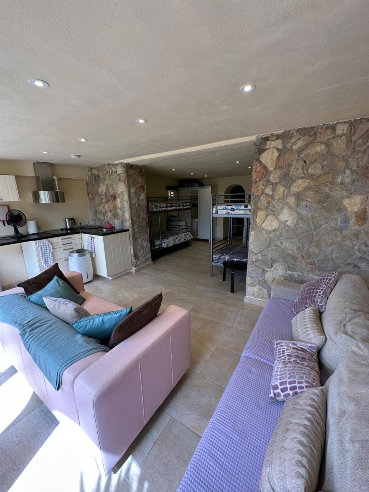 Port D'andratx Beautiful House, Swimming Pool & Jacuzzi 10-22 People Hébergement de vacances *
